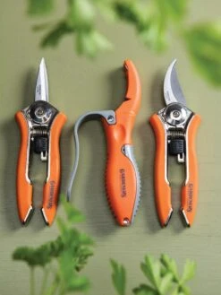 Gardener's Pocket Tool Set -Outdoor Garden Care Shop 8595268 9487 tif